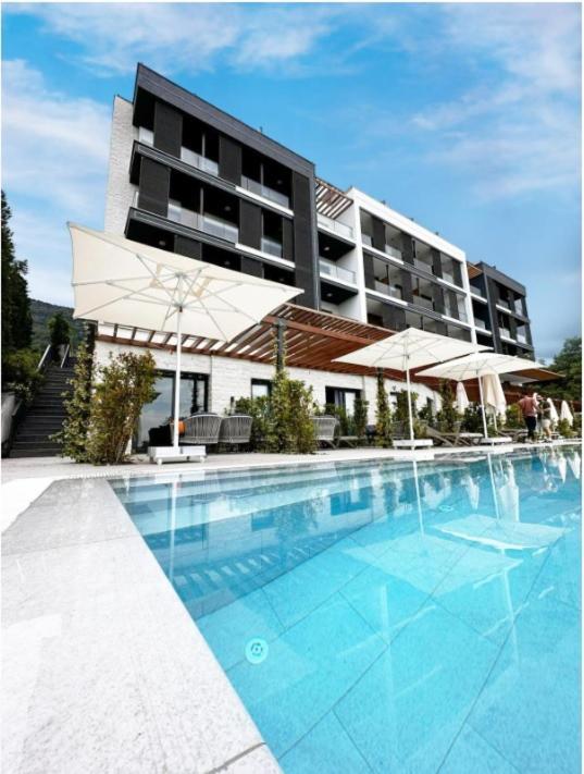 Montenegro Lodge Tivat Exterior foto